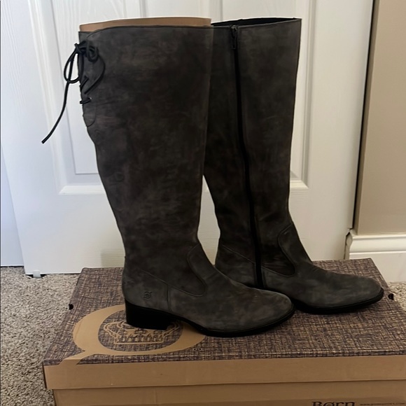 Born gray suede boot - Picture 1 of 6